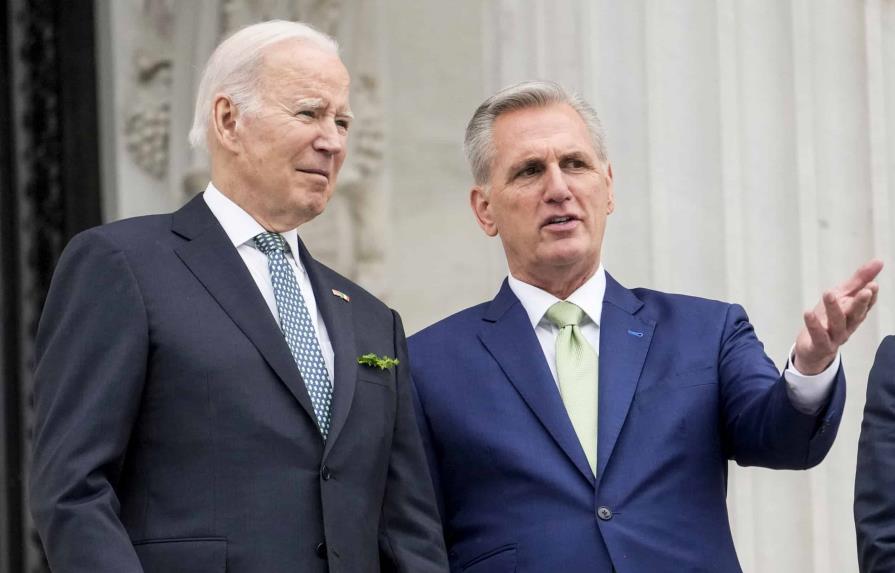 Biden y McCarthy se reunirán este lunes para hablar sobre techo de la deuda