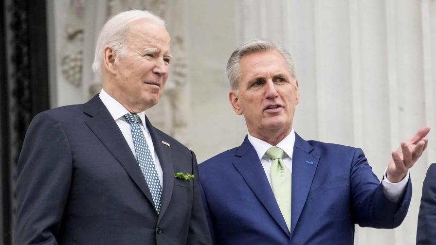 Biden y McCarthy se reunirán este lunes para hablar sobre techo de la deuda Biden y McCarthy se reunirán este lunes para hablar sobre techo de la deuda
