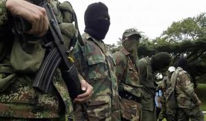 Capturan a 15 presuntos miembros de disidencia de FARC en frontera de Ecuador con Colombia