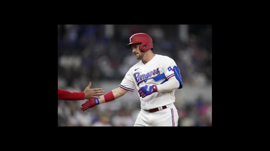 Seager al bate y Gray en la loma llevan a Rangers a paliza sobre Rockies