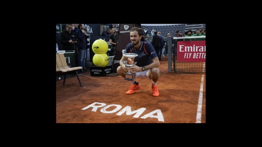 Medvedev vence a Rune y conquista su primer torneo de arcilla en el Abierto de Italia Medvedev vence a Rune y conquista su primer torneo de arcilla en el Abierto de Italia