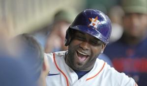 Jonr&oacute;n de &Aacute;lvarez en la 8va da ventaja a Astros, que doblegan a Atl&eacute;ticos