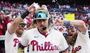 Dominicano Morel conectó jonrón ante Kimbrell, que salvó su 399