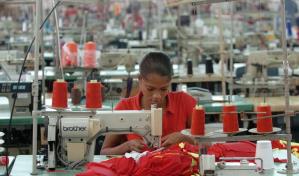 Los sindicatos proponen bajar la jornada laboral en RD de 44 a 40 horas