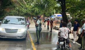 Crecida del r&iacute;o Y&aacute;sica impidi&oacute; el paso desde Sos&uacute;a hacia Montellano en Puerto Plata