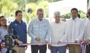 Presidente Abinader entrega varias obras en Santiago