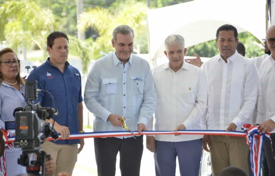 Presidente Abinader entrega varias obras en Santiago