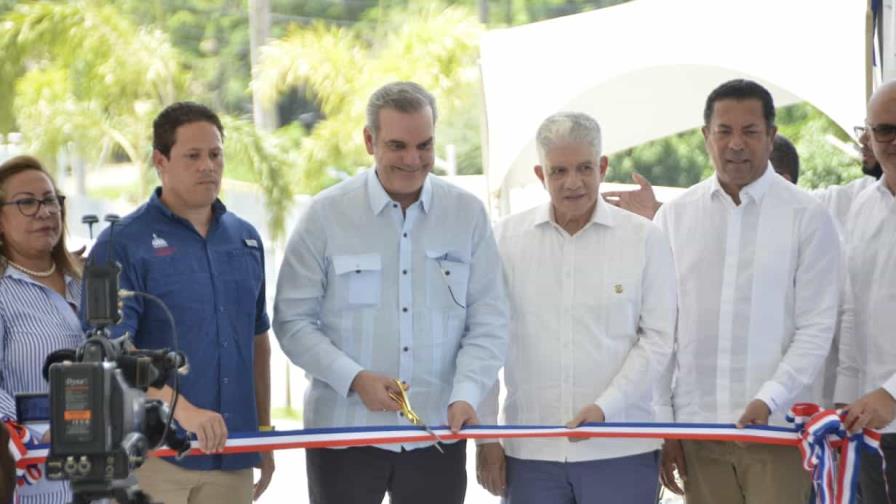 Presidente Abinader entrega varias obras en Santiago