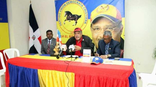 Negociaciones para alianza electoral con el PRM amenazan unidad de la UDC