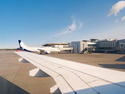 Compañías aéreas enfrentan reto de descarbonizar sector
