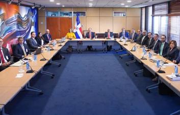 Misión del FMI rebaja a 4 % proyección de crecimiento de la economía dominicana y sugiere políticas fiscales