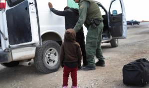 Muerte de una niña detenida por Patrulla Fronteriza muestra los desafíos de prestar atención médica