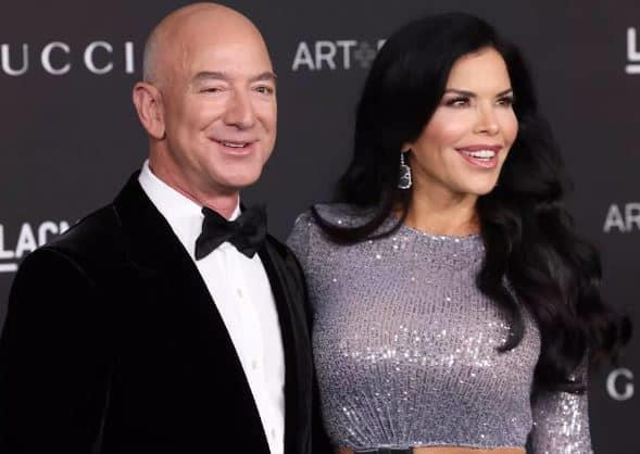 Jeff Bezos y Lauren Sánchez se comprometen en matrimonio