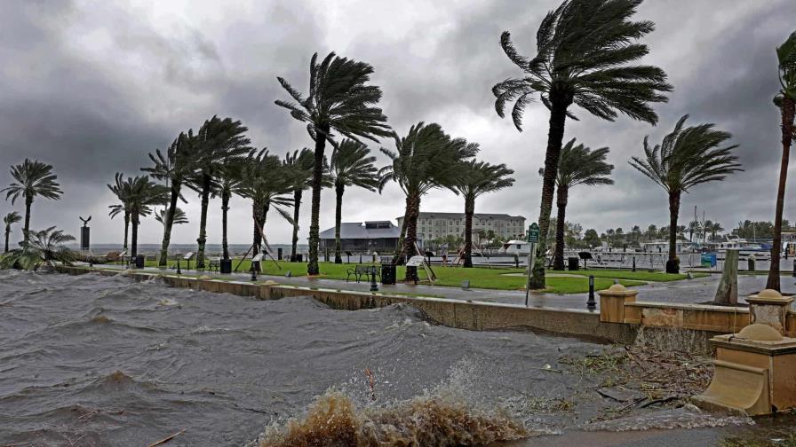 Un área de baja presión en el Atlántico recuerda la cercanía de la temporada ciclónica