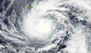 Isla estadounidense de Guam, en el Pacífico, espera al tifón Mawar