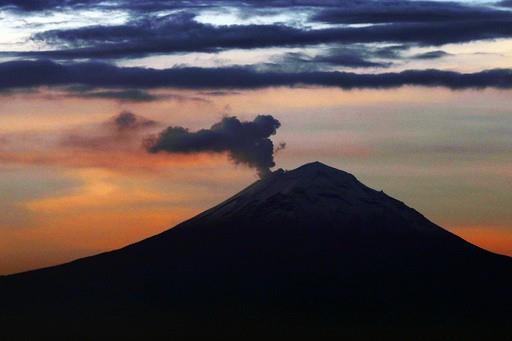 El Popocatépetl es un hombre y está enojado, dicen vecinos de volcán