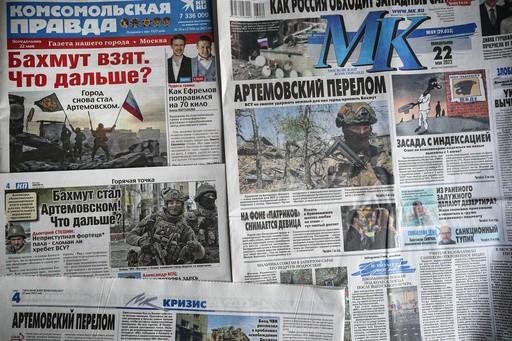 La televisión rusa informa celebrando que Rusia capturó la ciudad ucraniana de Bájmut