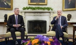 Biden y McCarthy mantienen una reunión productiva sobre la deuda pero sin acuerdo