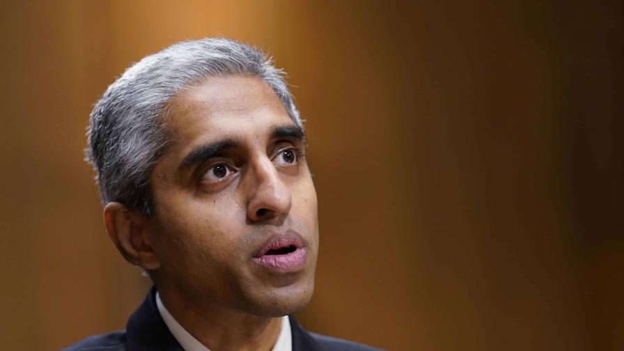 EE.UU. ya regula las sillas de coche y las fórmulas para bebé: ¿Seguirá ahora con las redes sociales?