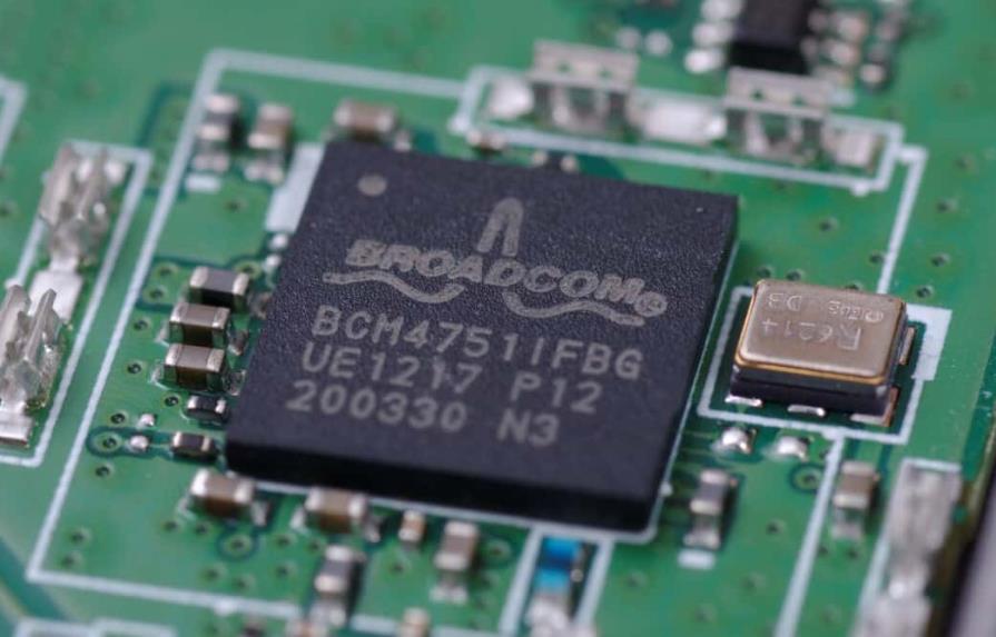 Apple anuncia un acuerdo multimillonario con Broadcom para producir chips en EE.UU.