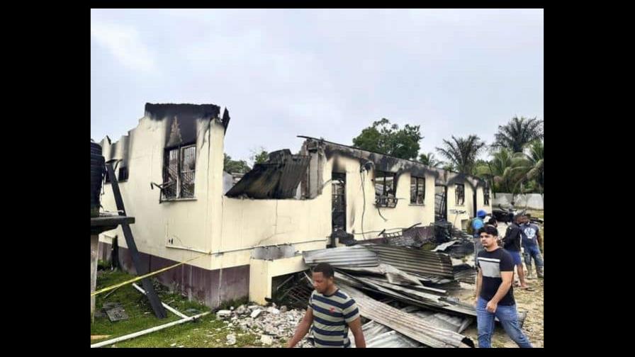 Incendio en residencia escolar en Guyana pudo haber sido intencional