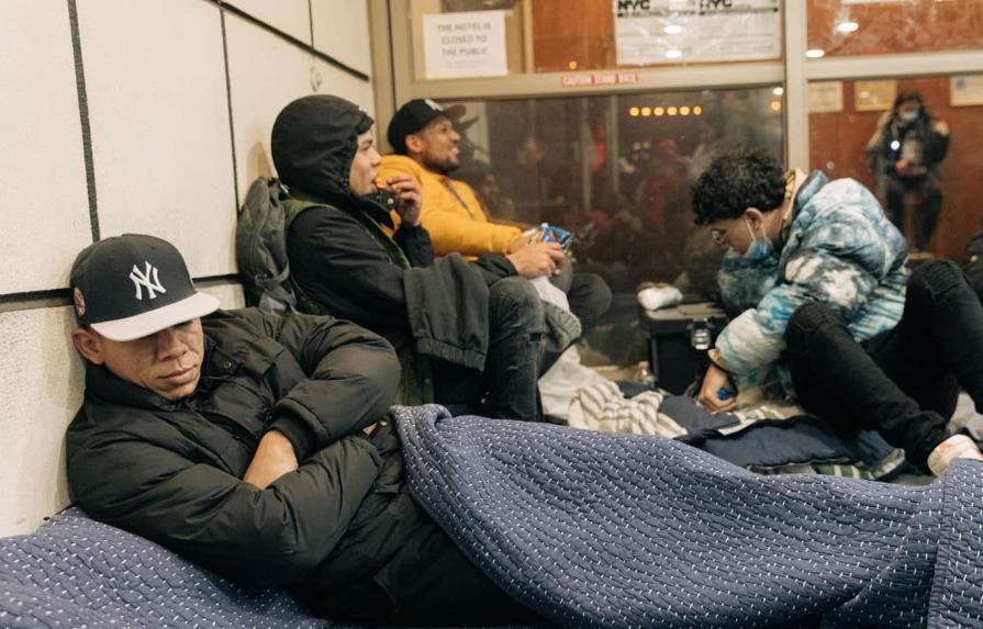 Asfixiada por la inmigración, Nueva York pide acelerar permisos de trabajo para solicitantes de asilo
