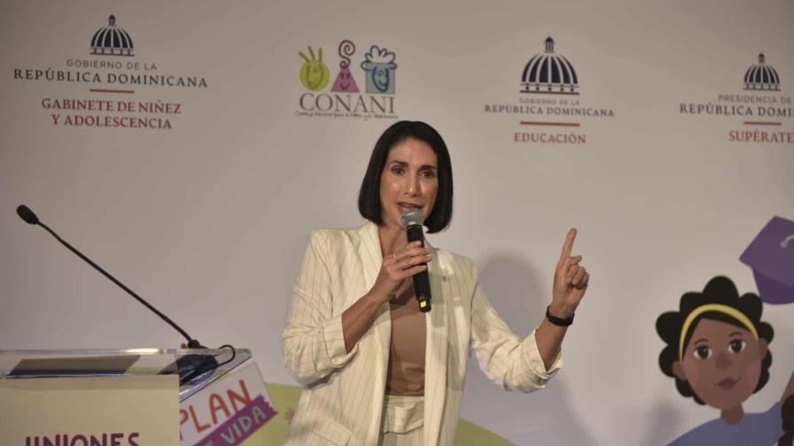 Primera dama dice la educación sexual en las escuelas podría prevenir las uniones tempranas