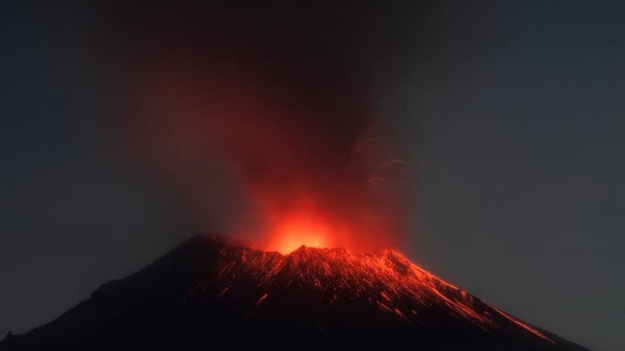 México en alerta por actividad de volcán Popocatépetl