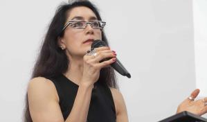 Avelina Lésper y la corporeidad creada por Iván Tovar