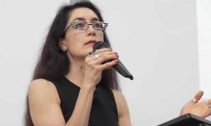 Avelina Lésper y la corporeidad creada por Iván Tovar