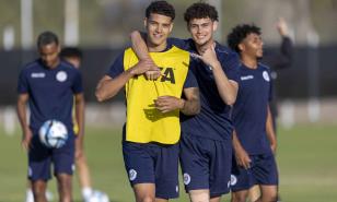 Dominicana enfrenta a Brasil  buscando oxígeno en el Mundial