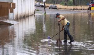 Lluvias esperadas causan tapones e inundaciones en Santo Domingo