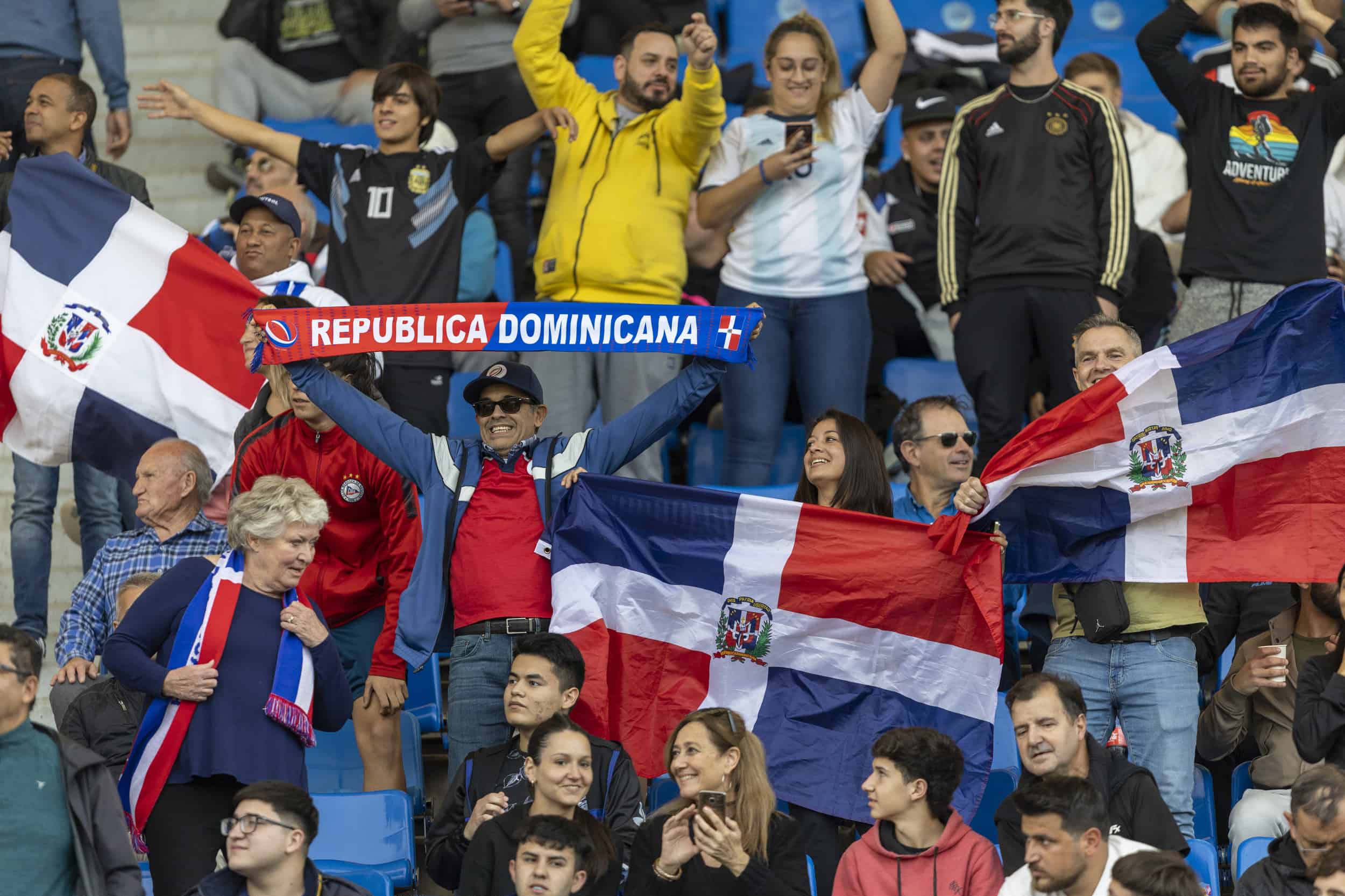 Los fanáticos Dominicanos acompañaron a la Selección Sub-20 en su duelo ante Brasil.