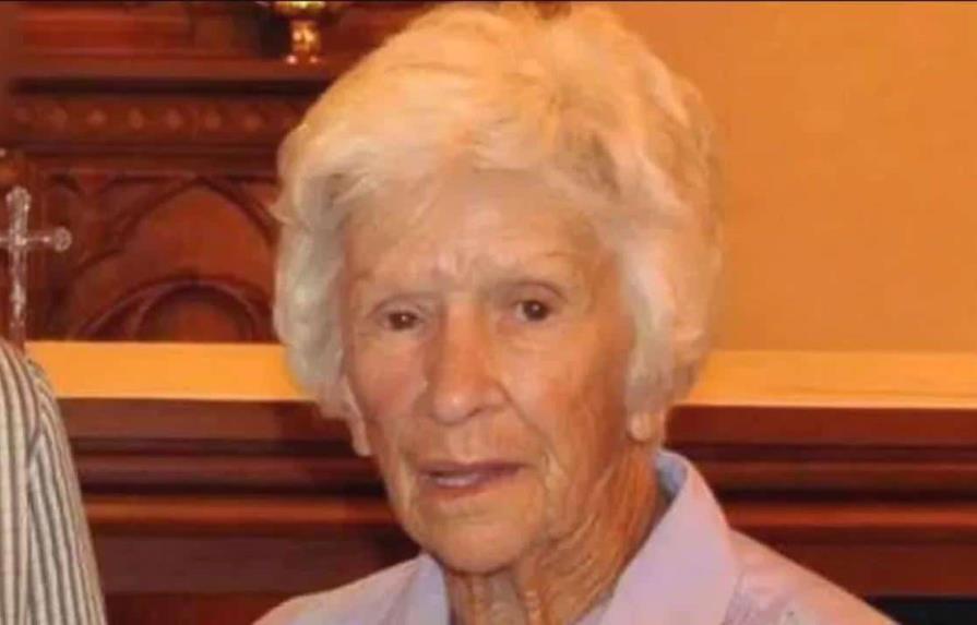 Anciana de 95 años muere por táser que usó un policía para reducirla
