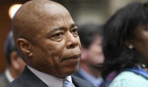 Alcalde de NY pide a una corte suspender la norma que obliga a acoger inmigrantes