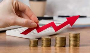 Ante la fluctuación del mercado cambiario: ¿es mejor invertir en pesos o en dólares?