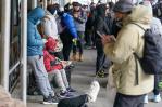 Las primeras familias migrantes con niños deberán dejar mañana su albergue en Nueva York