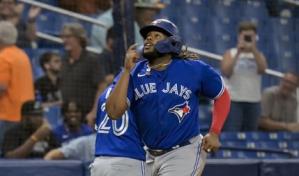 Guerrero Jr. remolca seis en la victoria de los Azulejos