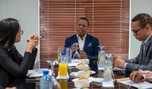 Brigadistas y empleados de Edesur dicen que no hay equipos para cobrar sobornos