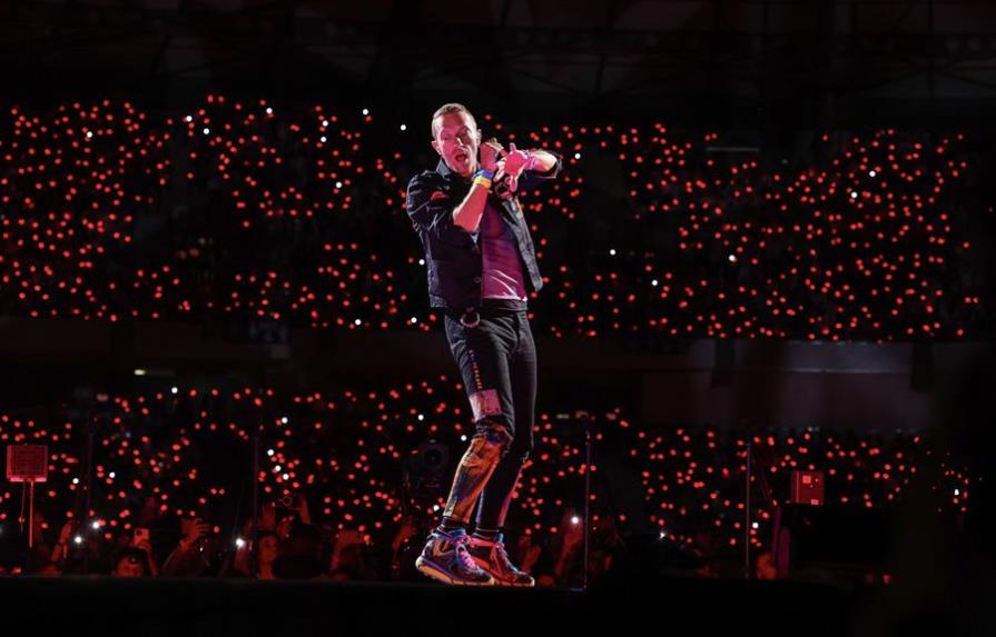 Coldplay dedica a Tina Turner su impresionante concierto de Barcelona e invita a Gipsy Kings
