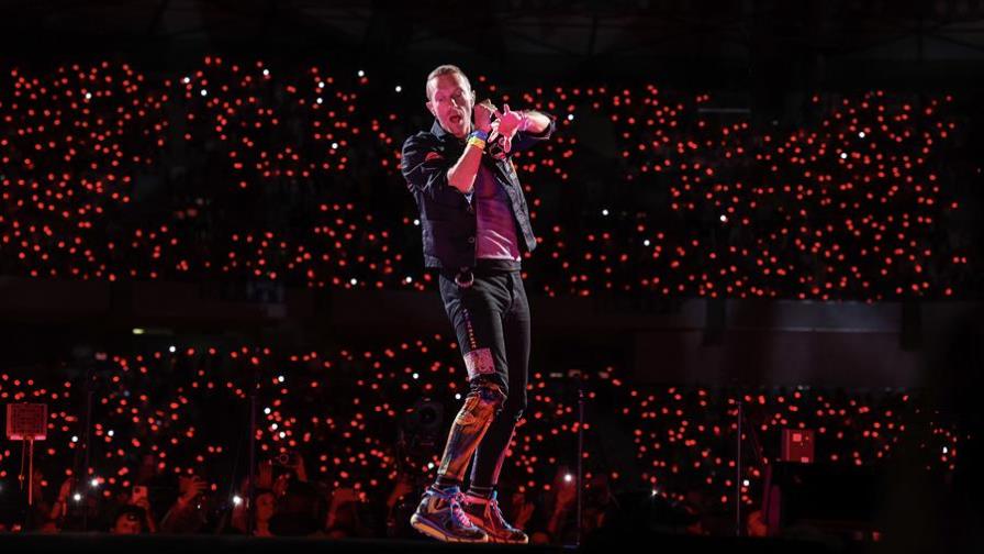 Coldplay dedica a Tina Turner su impresionante concierto de Barcelona e invita a Gipsy Kings