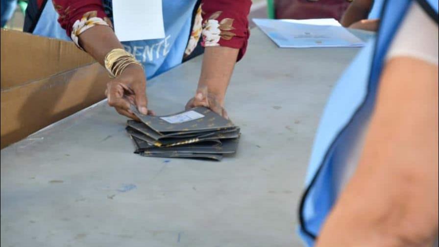 JCE ante otro recurso, este contra plantillas para conteo de votos