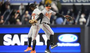 Orioles fabrican ocho carreras en la séptima y cortan racha a Yanquis