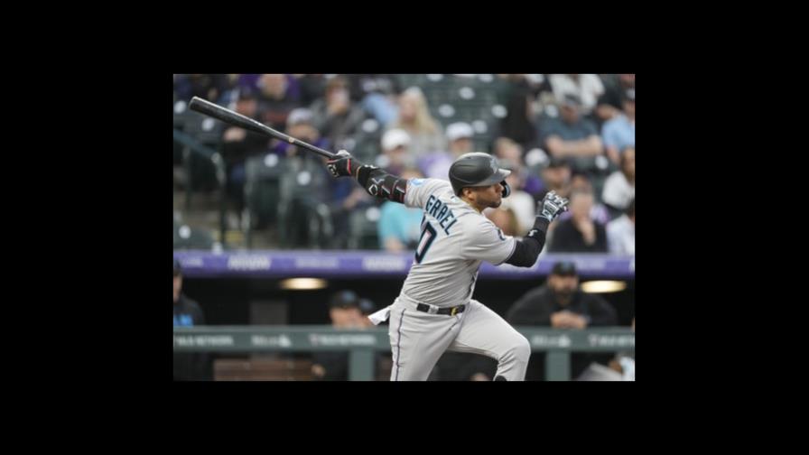 Sandy Alcántara controla a Rockies en triunfo de Marlins