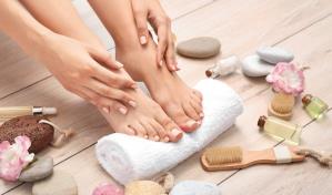 ¿Cómo cuidar tus pies y hacer una pedicura en casa?