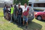 Migración apresa dos dominicanos por contrabando de haitianos en Baní