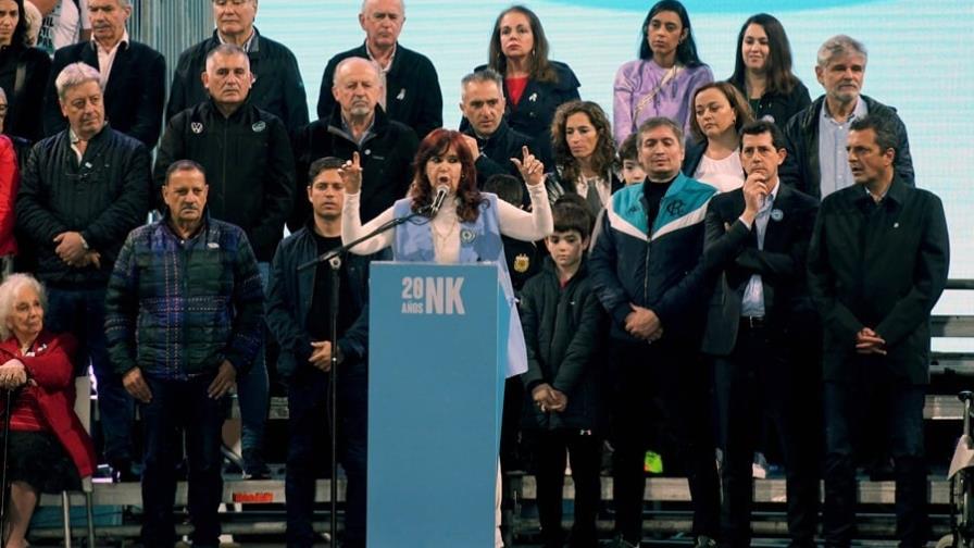 Cristina Fernández pide unidad nacional para dejar de lado el programa con el FMI Cristina Fernández pide unidad nacional para dejar de lado el programa con el FMI