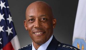 Biden nombra a Charles Brown como nuevo jefe del Estado Mayor Conjunto de Estados Unidos