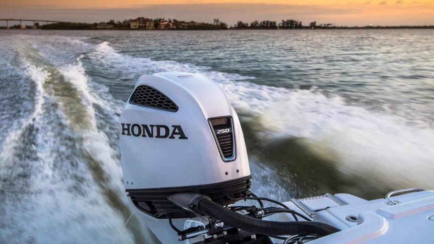 Matrimonio de Miami condenado por exportar 600 motores robados fuera de borda a México Matrimonio de Miami condenado por exportar 600 motores robados fuera de borda a México