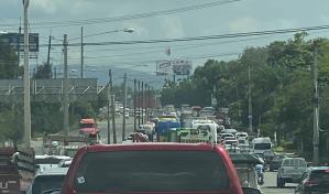 Caos en calles del Distrito Nacional en víspera del Día de las Madres